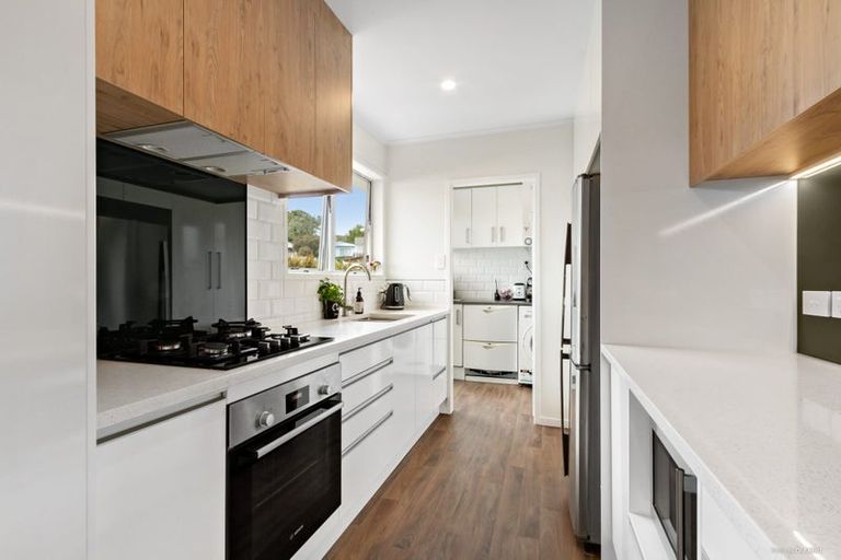 Photo of property in 138 Moire Road, West Harbour, Auckland, 0618