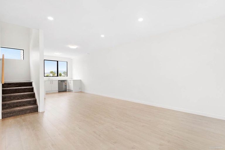 Photo of property in 40 Bloom Crescent, Sunnyvale, Auckland, 0612