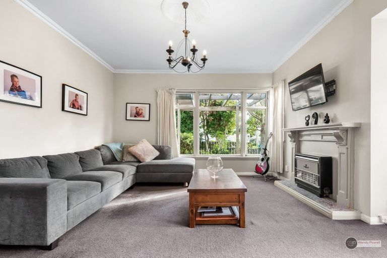 Photo of property in 14 Raymond Terrace, Fairfield, Lower Hutt, 5011