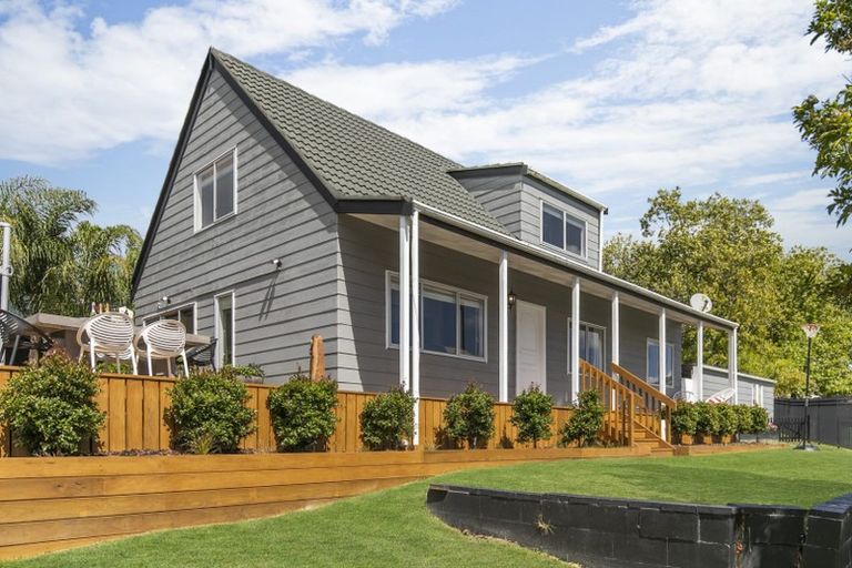 Photo of property in 15 Dalwhinnie Parade, Highland Park, Auckland, 2010