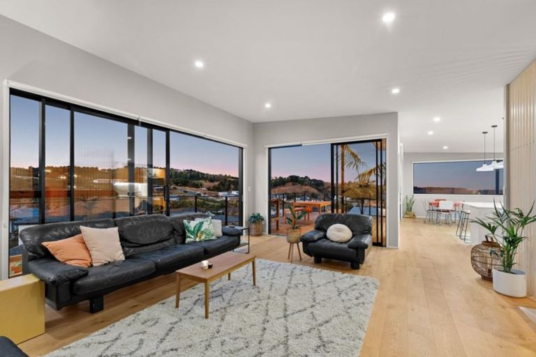 Photo of property in 17 Ariel Place, Snells Beach, 0920