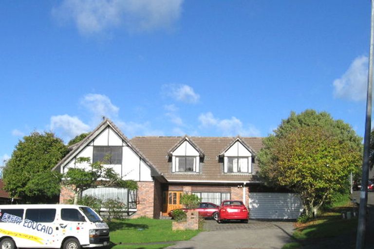 Photo of property in 10 Perendale Close, Somerville, Auckland, 2014