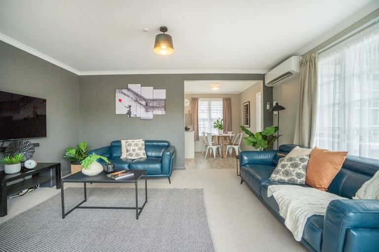 Photo of property in 2 Chester Crescent, West End, Palmerston North, 4410