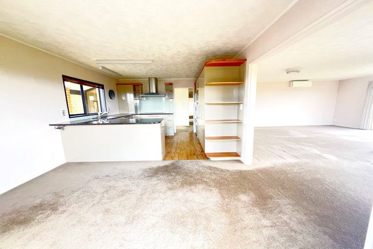 Photo of property in 34 Charles Dickens Drive, Mellons Bay, Auckland, 2014