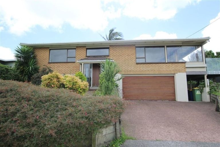 Photo of property in 2/162 East Coast Road, Forrest Hill, Auckland, 0620