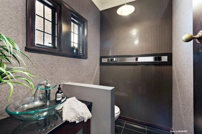 Photo of property in 323 The Terrace, Te Aro, Wellington, 6011