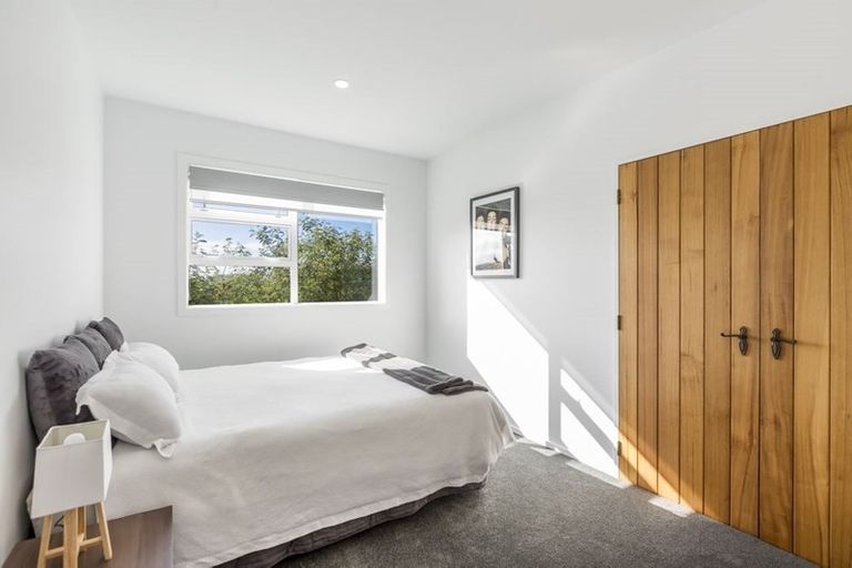 Photo of property in 91f Wade River Road, Stanmore Bay, Whangaparaoa, 0932