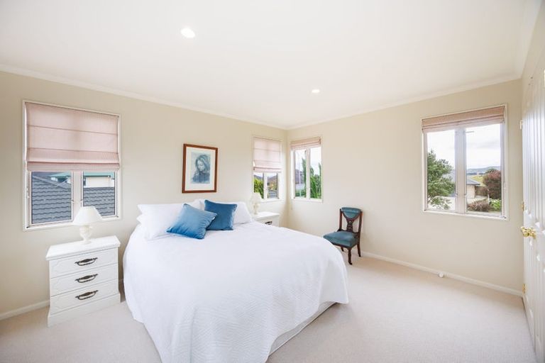Photo of property in 144 Pacific Drive, Fitzherbert, Palmerston North, 4410