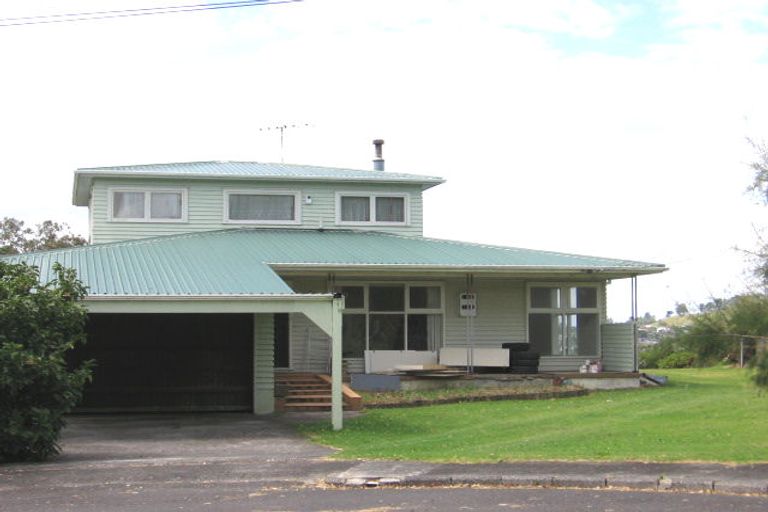 Property details for 14 Foote Street, Hillsborough, Auckland, 1042