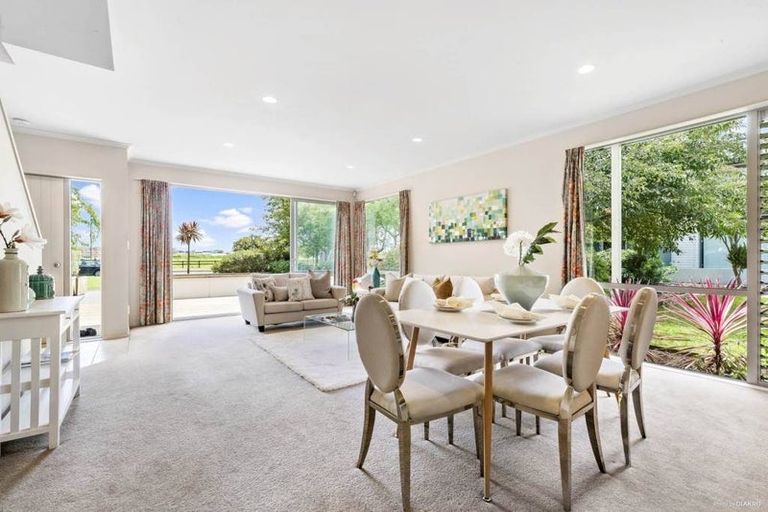 Photo of property in 14 Willow Camp Road, Takanini, 2112