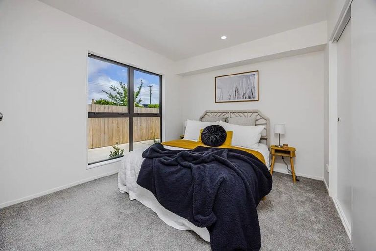 Photo of property in 8e Arimu Road, Papakura, 2110