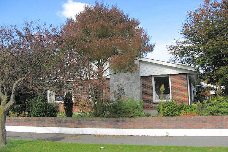 Photo of property in 15 Powell Crescent, Ilam, Christchurch, 8041