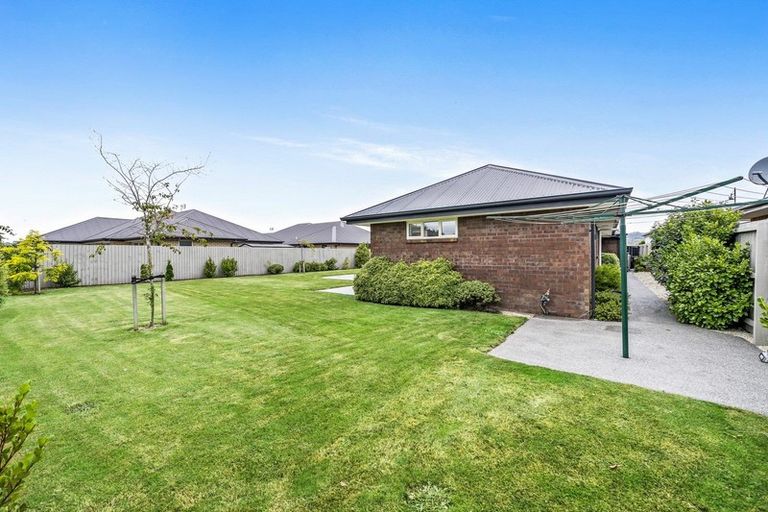 Photo of property in 17 Josephine Crescent, Aidanfield, Christchurch, 8025