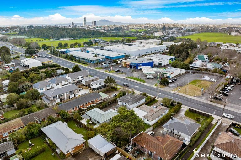 Photo of property in 53 Northcote Road, Northcote, Christchurch, 8052