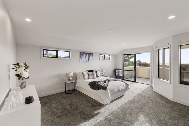 Photo of property in 30 Takahe Drive, Cashmere, Christchurch, 8022