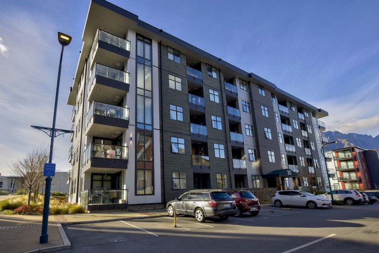 Photo of property in Wyndham Gardens Apartments, 110/30 Red Oaks Drive, Frankton, Queenstown, 9300