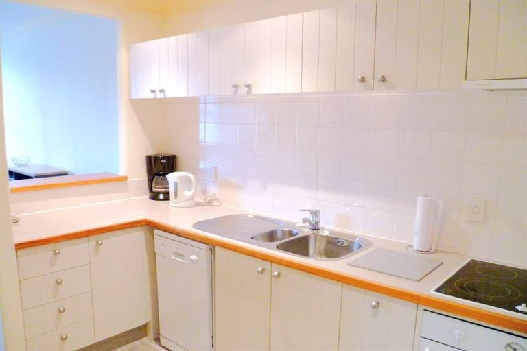 Photo of property in Kelvin House, 6e/16 The Terrace, Wellington Central, Wellington, 6011