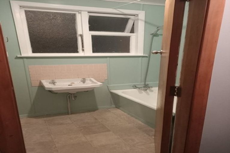 Photo of property in 2 Robertshawe Crescent, Dannevirke, 4930