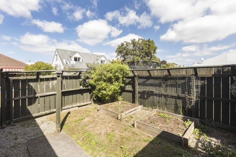 Photo of property in 11/218 Lincoln Road, Addington, Christchurch, 8024