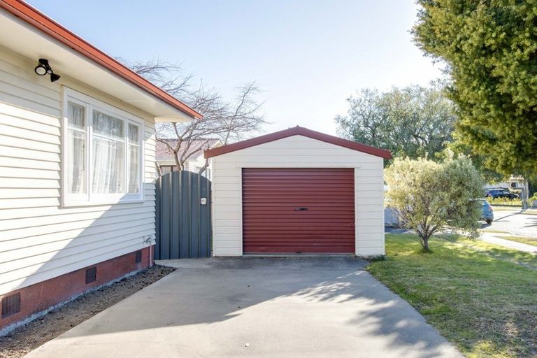 Photo of property in 24 Trinity Crescent, Pirimai, Napier, 4112