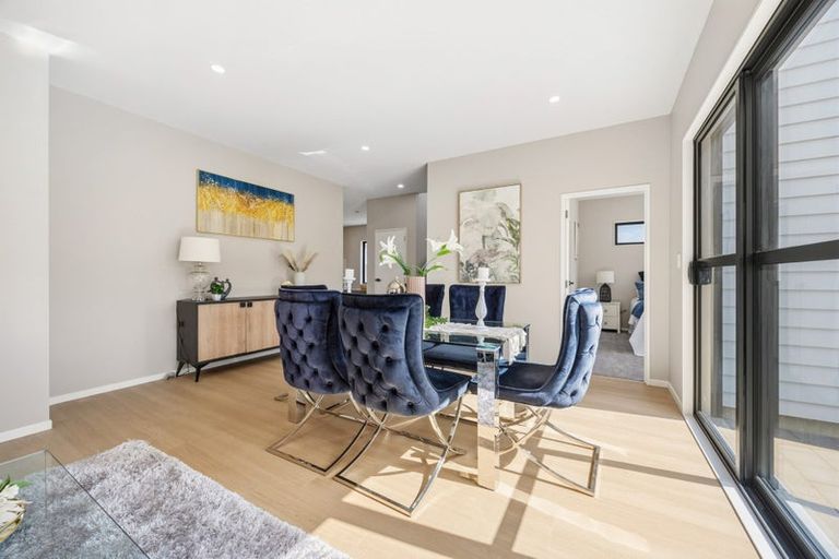 Photo of property in 60c Hutchinsons Road, Bucklands Beach, Auckland, 2014