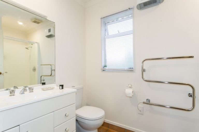 Photo of property in 17 Woodlands Drive, Havelock North, 4130