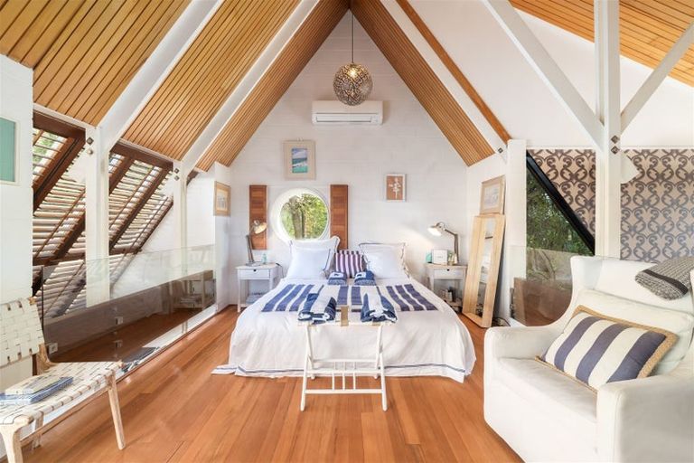 Photo of property in 14 Highbank Lane, Mount Pleasant, Christchurch, 8081