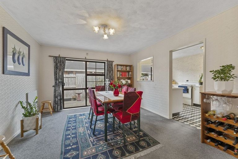 Photo of property in 108 Oxford Street, Tawa, Wellington, 5028