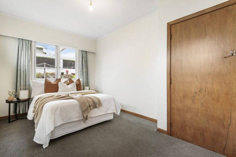 Photo of property in 1/15 Birkley Road, Bayswater, Auckland, 0622