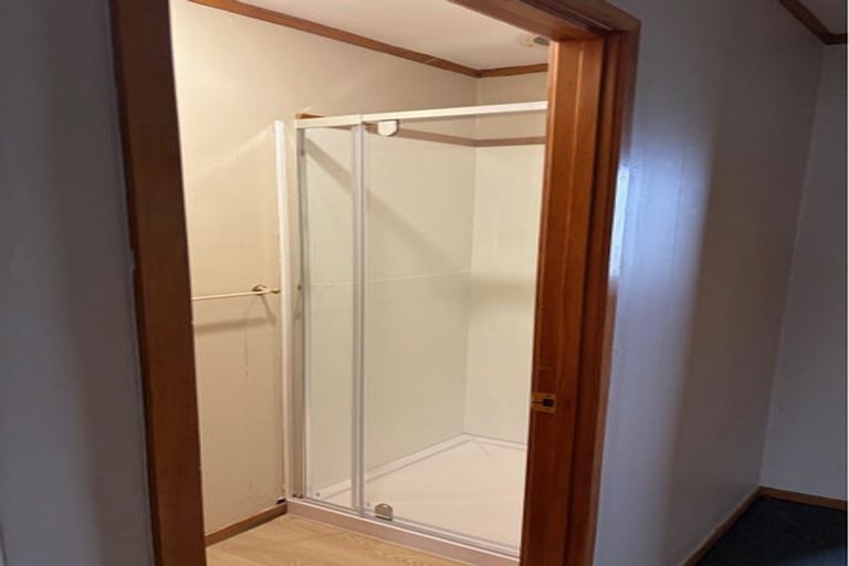 Photo of property in 77b Sturges Road, Henderson, Auckland, 0612