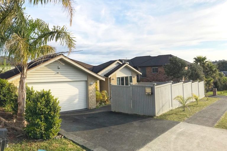 Photo of property in 4 Springvale Drive, Fairview Heights, Auckland, 0632