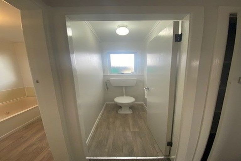 Photo of property in 4 Hallewell Crescent, Johnsonville, Wellington, 6037