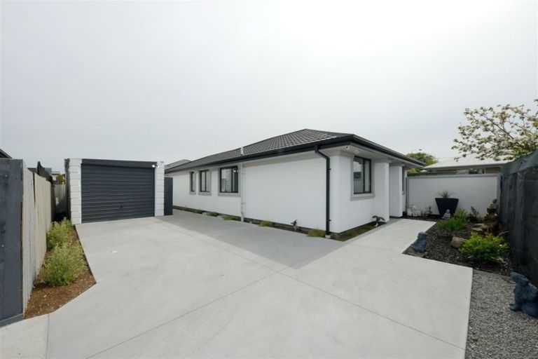 Photo of property in 174a Bowhill Road, New Brighton, Christchurch, 8083