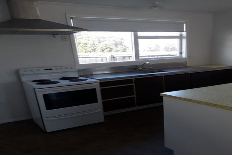 Photo of property in 156 Centreway Road, Orewa, 0931