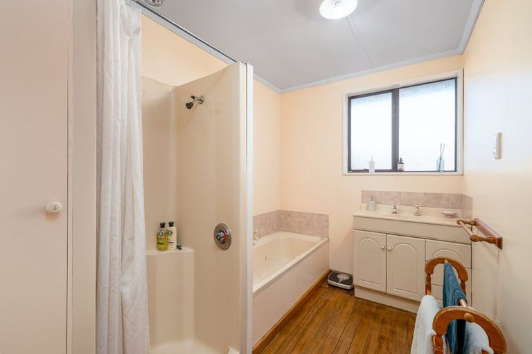 Photo of property in 15 Victoria Street, Waimate, 7924
