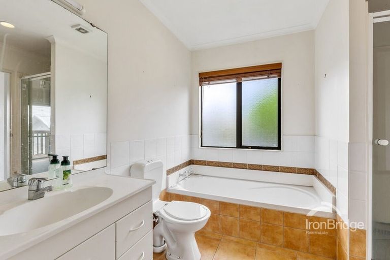 Photo of property in 1/6 Sunnydale Place, Oteha, Auckland, 0632