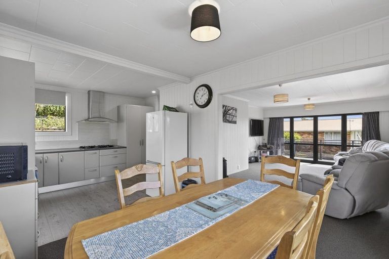 Photo of property in 46 Seaview Road, Marfell, New Plymouth, 4310