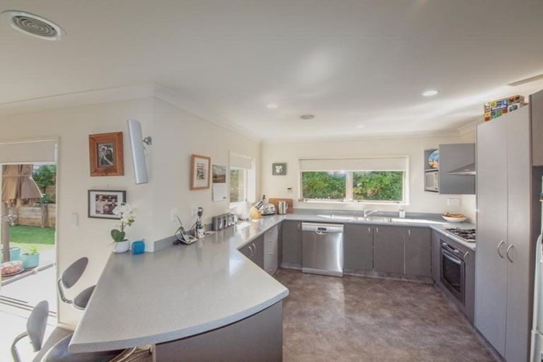 Photo of property in 89 Amesbury Drive, Churton Park, Wellington, 6037