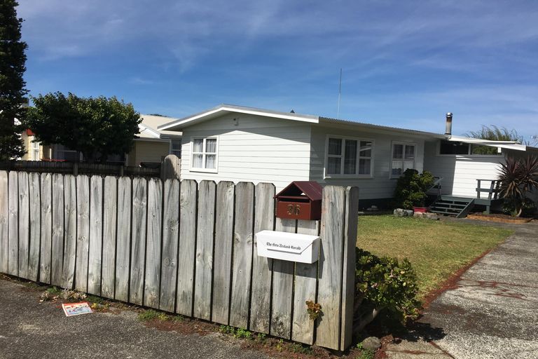 Photo of property in 36 Beazley Crescent, Tikipunga, Whangarei, 0112