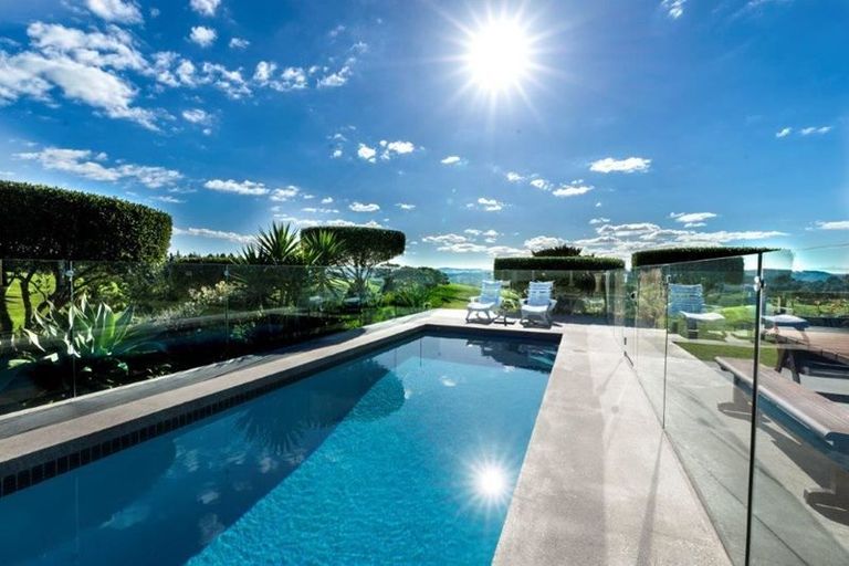 Photo of property in 849 Old North Road, Waimauku, 0882