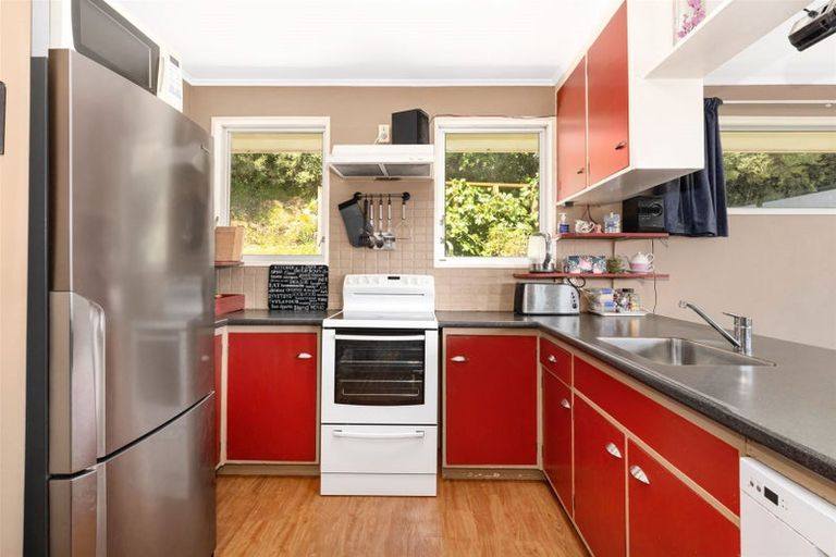 Photo of property in 5 Brora Crescent, Papakowhai, Porirua, 5024