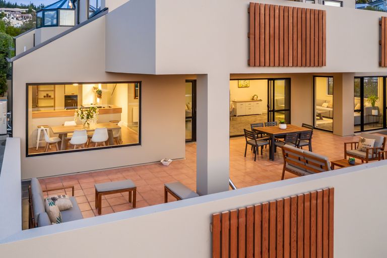 Photo of property in 30 Takahe Drive, Cashmere, Christchurch, 8022