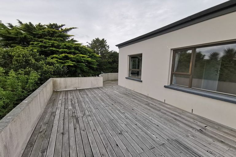 Photo of property in 67 Memorial Avenue, Ilam, Christchurch, 8053