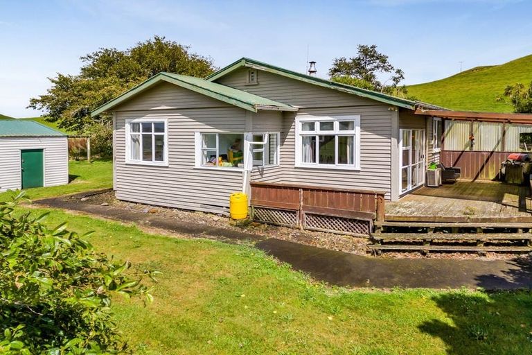 Photo of property in 49 Standish Road, Toko, Stratford, 4392