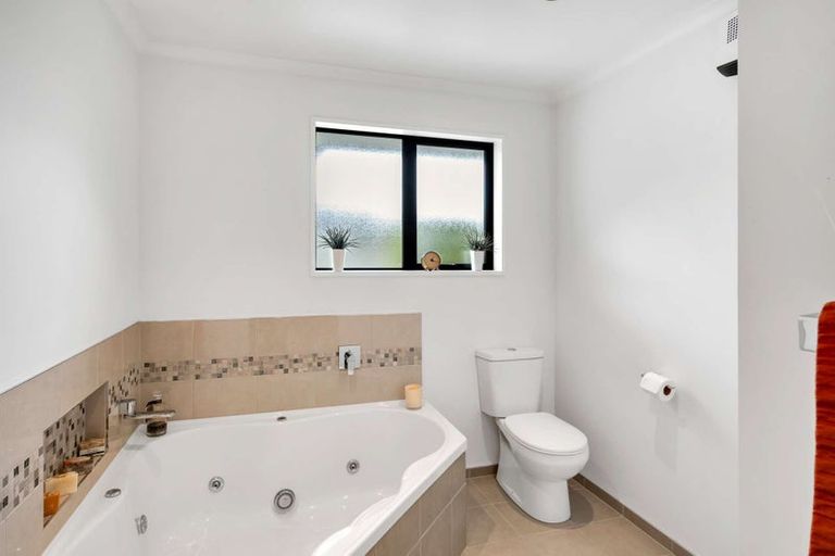 Photo of property in 29 Araucana Way, Burwood, Christchurch, 8083