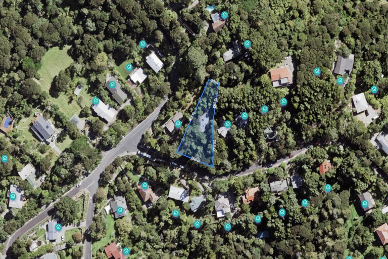 Photo of property in 4 Arama Avenue, Titirangi, Auckland, 0604