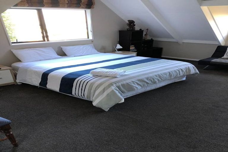 Photo of property in 30 Greenstone Place, Fernhill, Queenstown, 9300