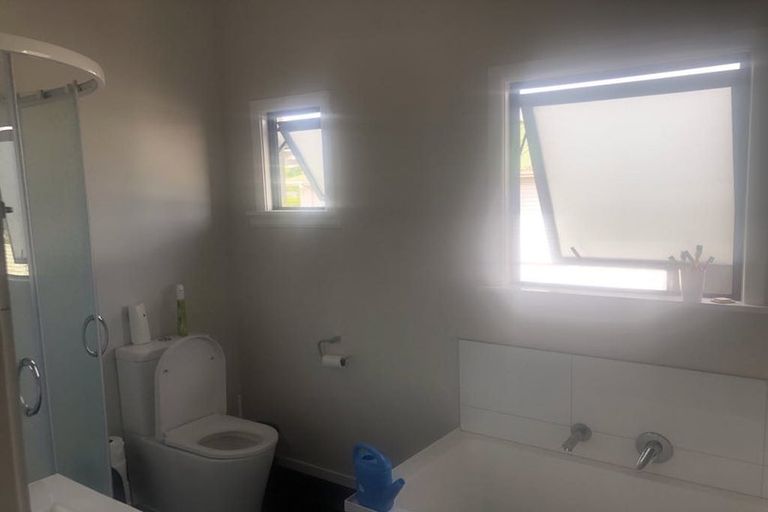 Photo of property in 102 Mangorei Road, Merrilands, New Plymouth, 4312