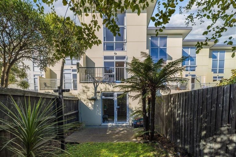 Photo of property in 9/54 Champion Street, Edgeware, Christchurch, 8013