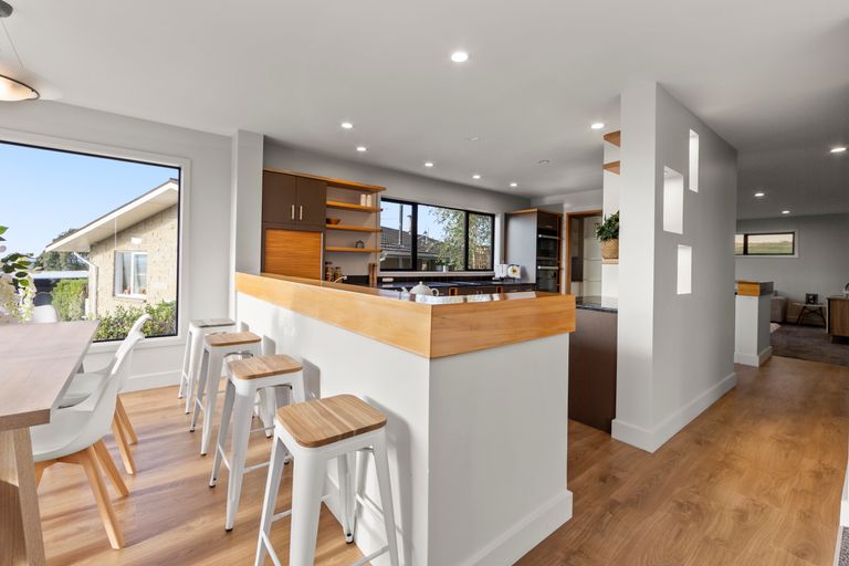 Photo of property in 30 Takahe Drive, Cashmere, Christchurch, 8022